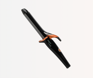 O Modelador 1 Curves Taiff combina tubo de 25 mm, cerâmica, 210 °C e cabo giratório de 3 metros em um formato bivolt.
